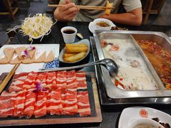 -百年川椒重庆老火锅(光谷店)