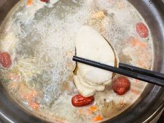 花旗参汤底-濠轩阁特色生蚝火锅总店