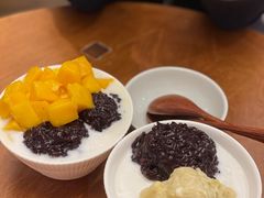 榴莲忘返-小团圆糖水铺(襄阳南路店)