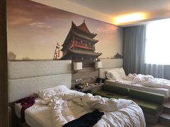 -西安大雁塔科技大学地铁站亚朵酒店