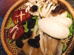 菌菇拼盘-盡膳口福跷脚牛肉火锅(北美新天地店)