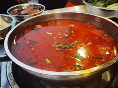 -黄利砖万峰林布依特色酸笋牛肉馆