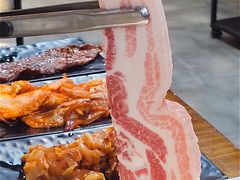 厚切五花肉-·缸桶屋·韩式牛肋条自助烤肉(西湖D11店)