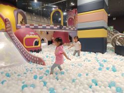 -MELAND CLUB亲子乐园·派对·餐厅(北京芳圆里ID MALL店)