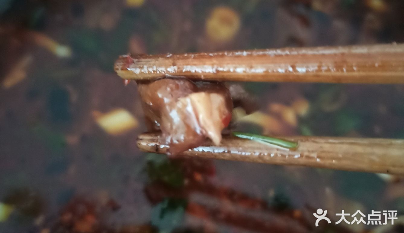夜市的一碗红烧牛肉面，实在！！[亲亲][亲亲]