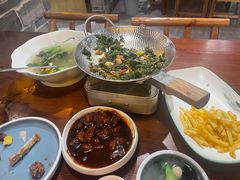 -钟掌勺忘不了地道湘菜(新天地假日广场店)