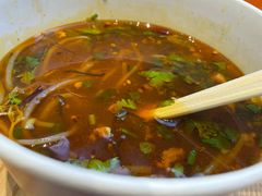 牛肉酸辣粉-吉品合酥脆烤饼(太平洋森活天地店)