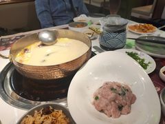 竹荪菌猪肚鸡小锅-洪氏嗨捞·广东猪肚鸡·椰子鸡火锅(西咸万象城店)