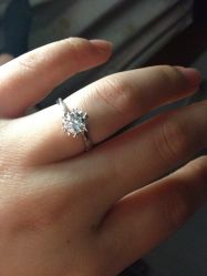 -威德钻石-克拉钻大本营(南京东路店)