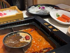 -老牌坊云南鱼豆花火锅(哈西万达店)