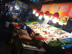 -六合夜市
