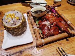 -老滇山寨•云南特色菜•地方菜•民族风情歌舞表演(金碧店)