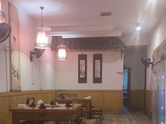 -三道苗苗鱼·美蛙黄辣丁(八里店)