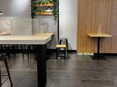 大堂-吉祥馄饨(虹桥火车站店)