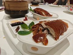 悦融·酥香嫩烤鸭-悦融琥珀·京鲁菜·海味珍品(西单店)