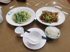 -良友·海鲜青岛菜·海肠捞饭(五四广场店)