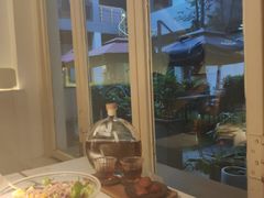 靠窗位-春树下·树屋花房西餐厅(罍街AS1980店)