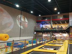 -极限Jump蹦床·新潮玩运动世界·室内乐园·团建·派对中心