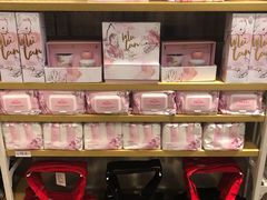 -名创优品(万达广场河东店)