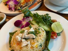 -Chom Cafe and Restaurant