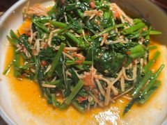 酸笋炒空心菜-浩海火燒雲傣家菜(芮欧百货店)