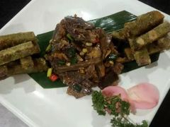 本地牛腩船上糕-刘姐啤酒鱼民族演艺餐厅(西街总店)
