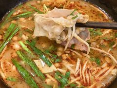 -花馬肆.云南过桥米线(汉神购物广场现场熬汤店)