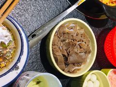 -两三事小郡肝串串香火锅(桂庙店)