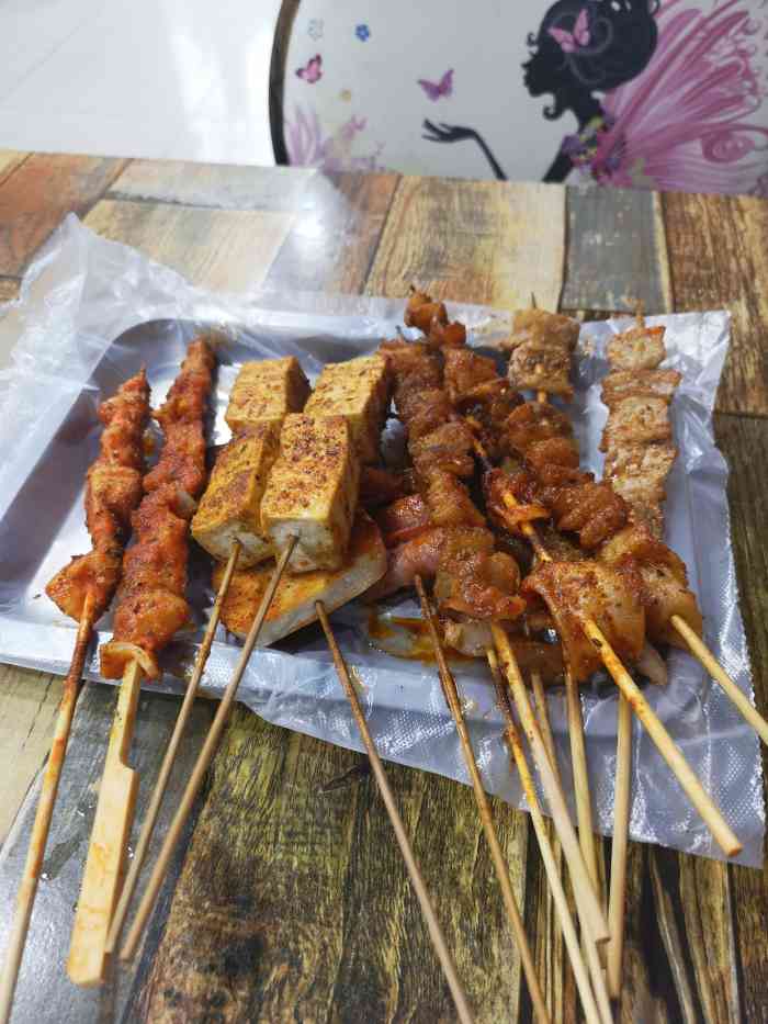 李记海鲜烧烤-"味道不错就是偏咸了 晚上回去喝了很多水….