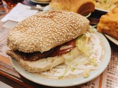 特大猪扒包-金华冰厅