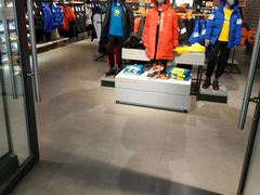 -王府井奥莱临潼小镇(临潼店)