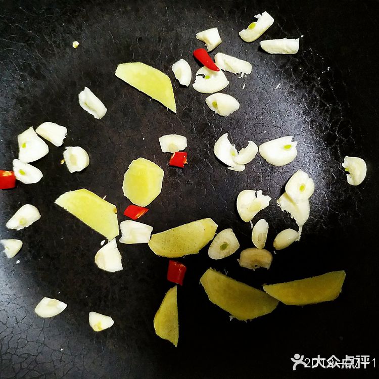 无油新鲜鱼头煲一煲，配面刚刚好