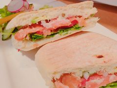 烟熏三文鱼三明治-Jamaicablue Coffeeshop(中央广场店)