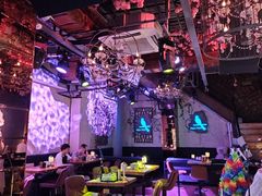 -喜鹊音乐酒馆(西街店)