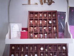 -LADY FAFA(巨鹿路陕西南路路口店)