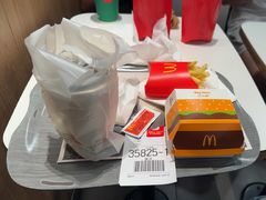 -麦当劳(上海虹桥站30B检票口楼上)