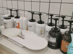 -Pets First伊珊娜洗护·精致美容·家庭式寄养(新会路店)