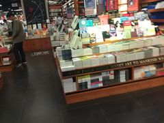 -西西弗书店&矢量咖啡(壹方购物中心店)