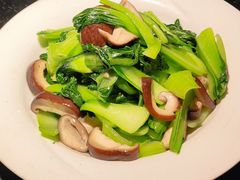 香菇青菜-河畔春天时尚餐厅