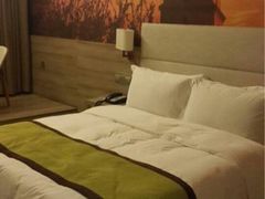 iphone_upload_pic-西安大雁塔科技大学地铁站亚朵酒店