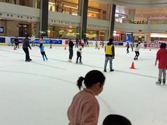 -冰堡国际溜冰场(观澜湖新城MHMALL店)
