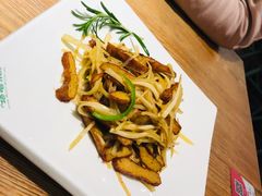 -塔哈尔·新疆盛宴(城西银泰店)