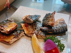 盐烤青花鱼-一本魅·日式料理