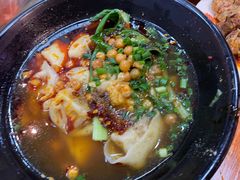 红油抄手-爆炸头阿姨小四川正宗川味小吃(无任何分店)