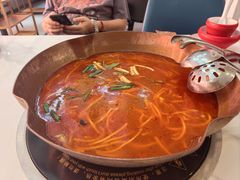 -毛辣果·贵州红酸汤牛肉火锅(西单店)