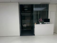 -卡罗酒店(东门晒布地铁站店)