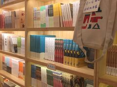 -猫的天空之城概念书店(印象城购物中心店)