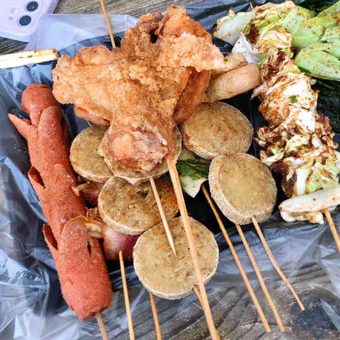 佬彭浦炸串(古方路店)-"[薄荷]环境:有点小,生意好「鸡大腿.