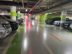 -蓝色港湾停车场