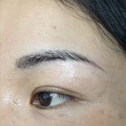 -一个差评成就的纹眉店